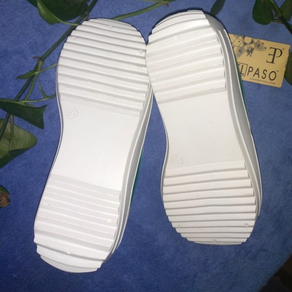 NWT imported shoe - Picture 5 of 6